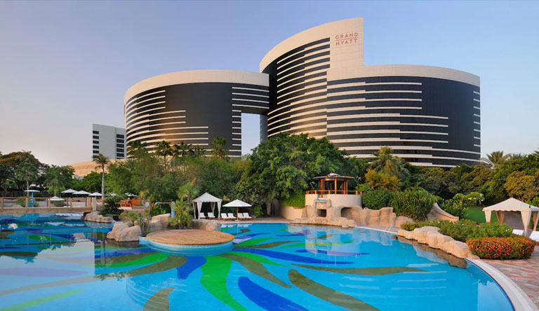 Grand-Hyatt-Exterior-Pool-Day